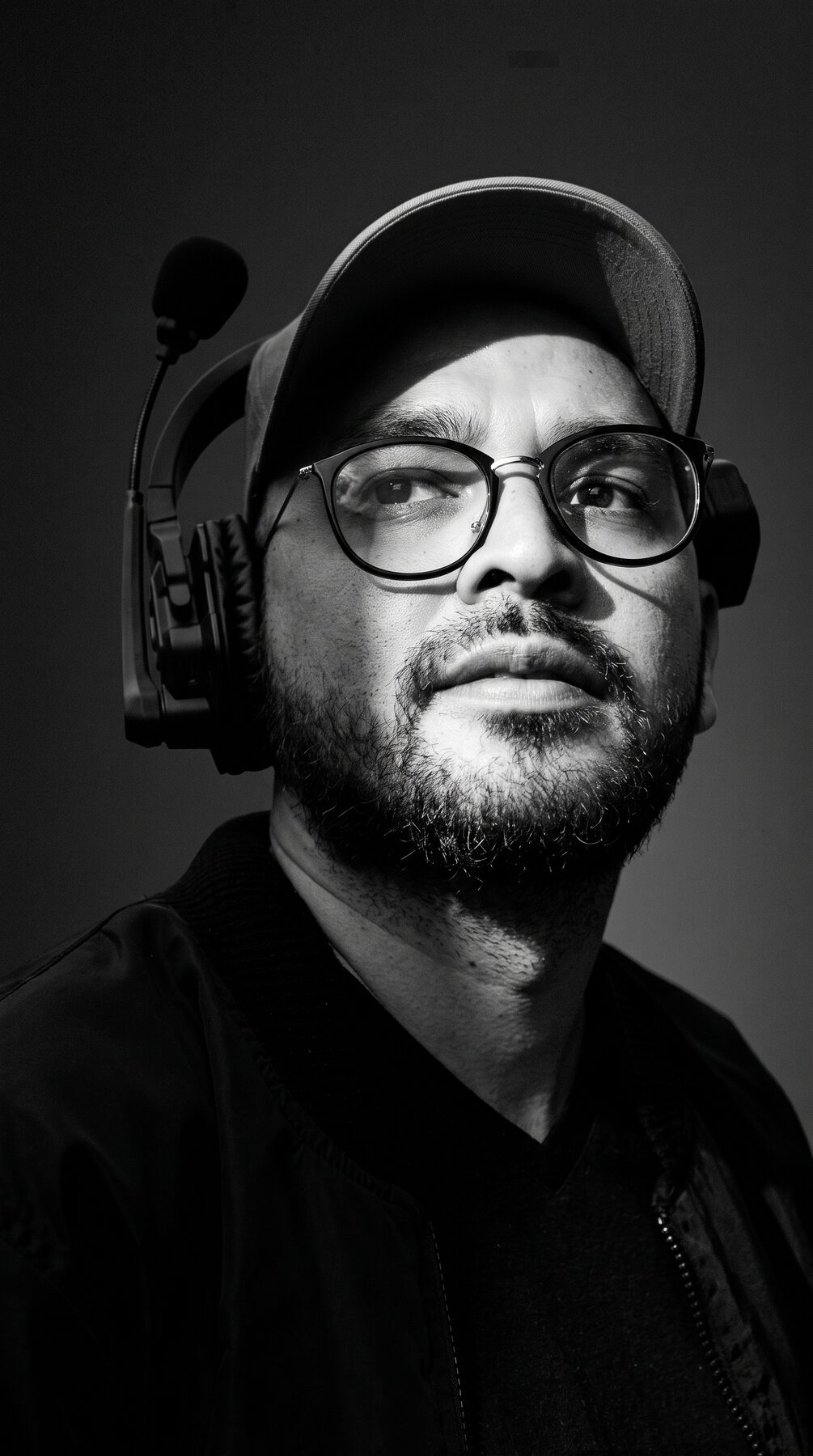 David Salvador Núñez con auriculares de producción
